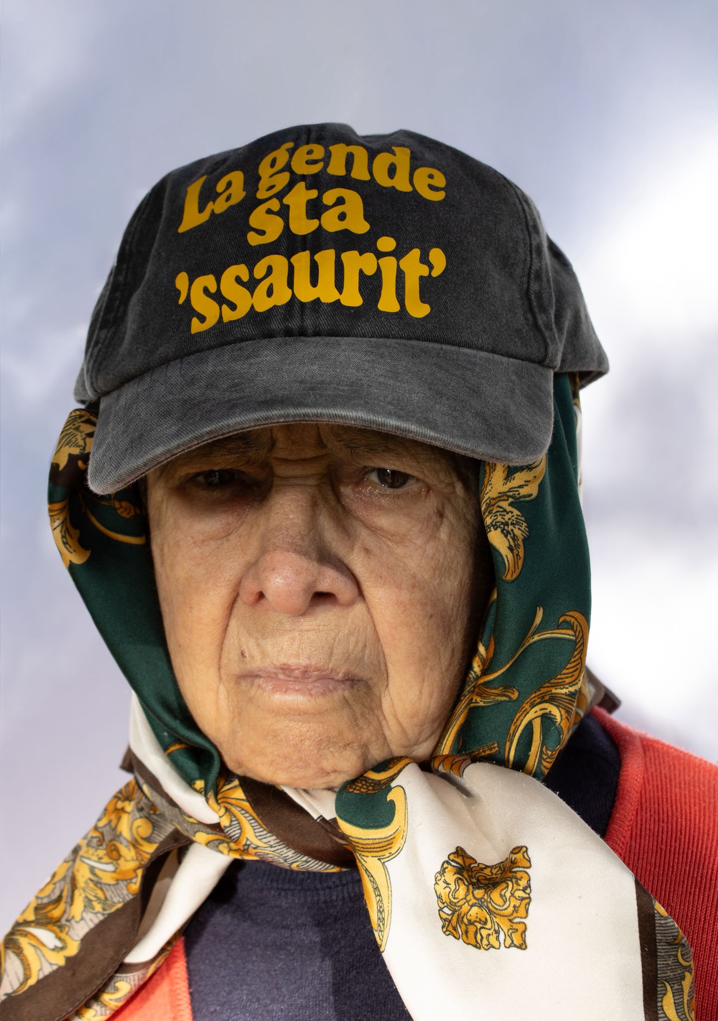 Cappello in cotone spazzolato vintage black “La gende sta ‘ssaurit’”