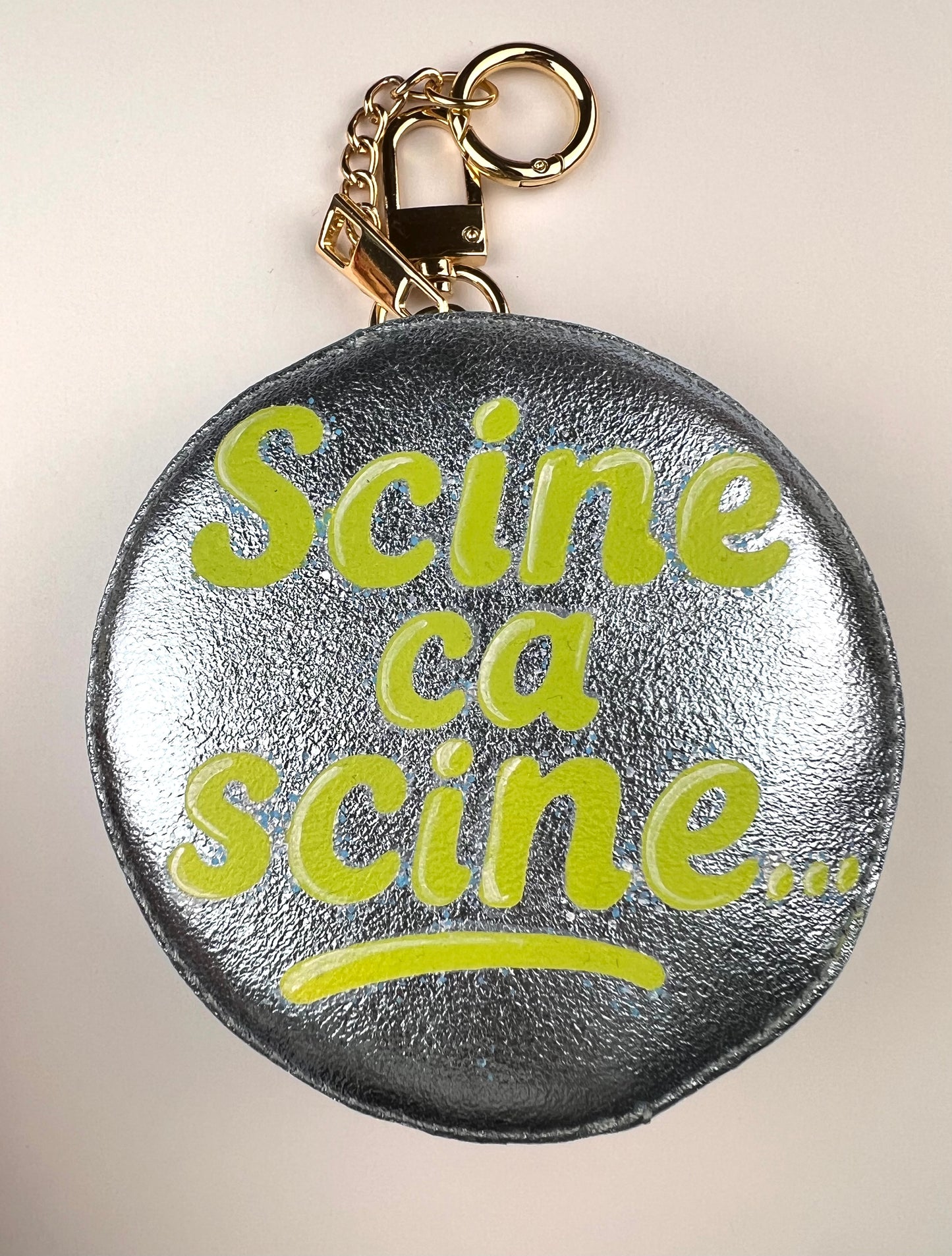 Charm in pelle “Scine ca scine”