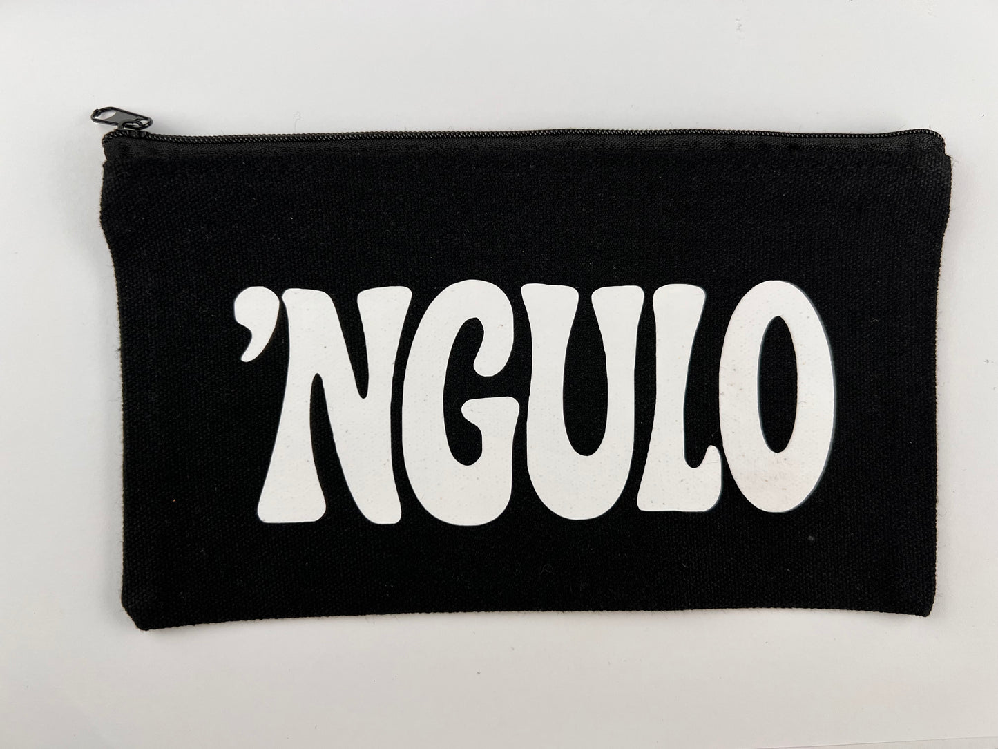 Pochette nera “Ngulo”
