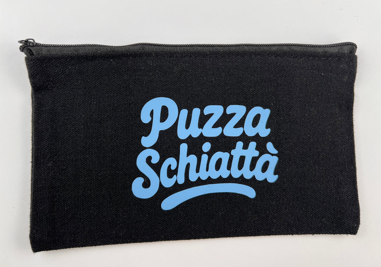 Pochette nera “Puzza Schiattà” celeste