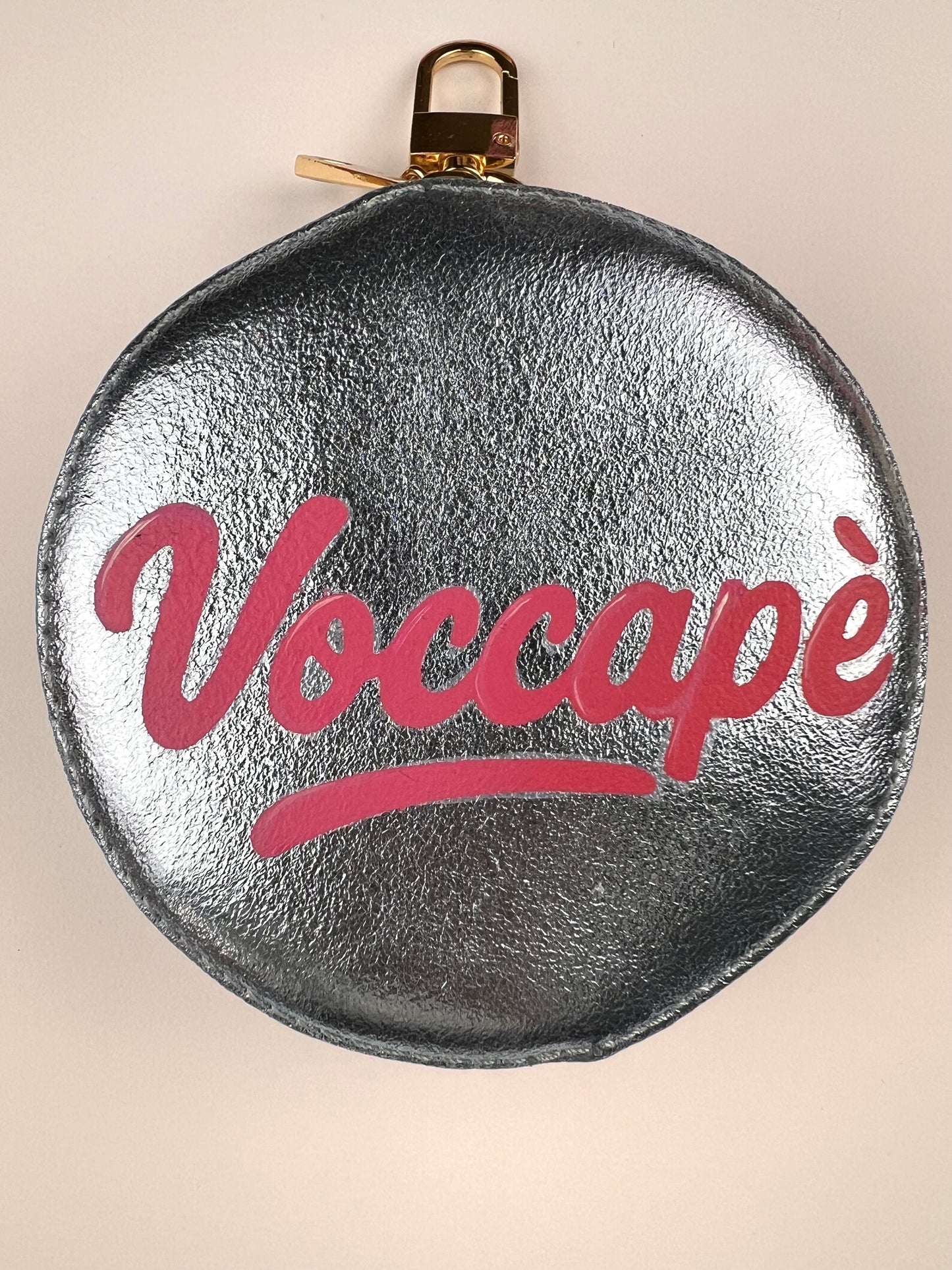 Charm in pelle “Voccapè”