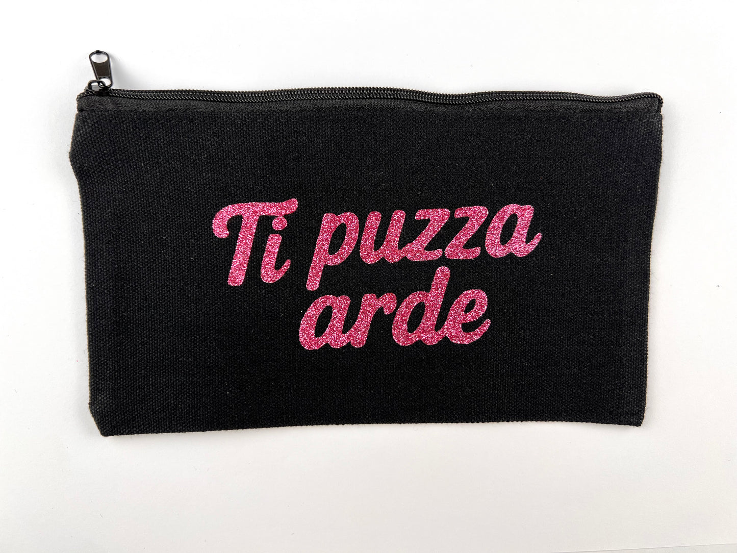 Pochette nera “Ti puzza arde” glitter rosa