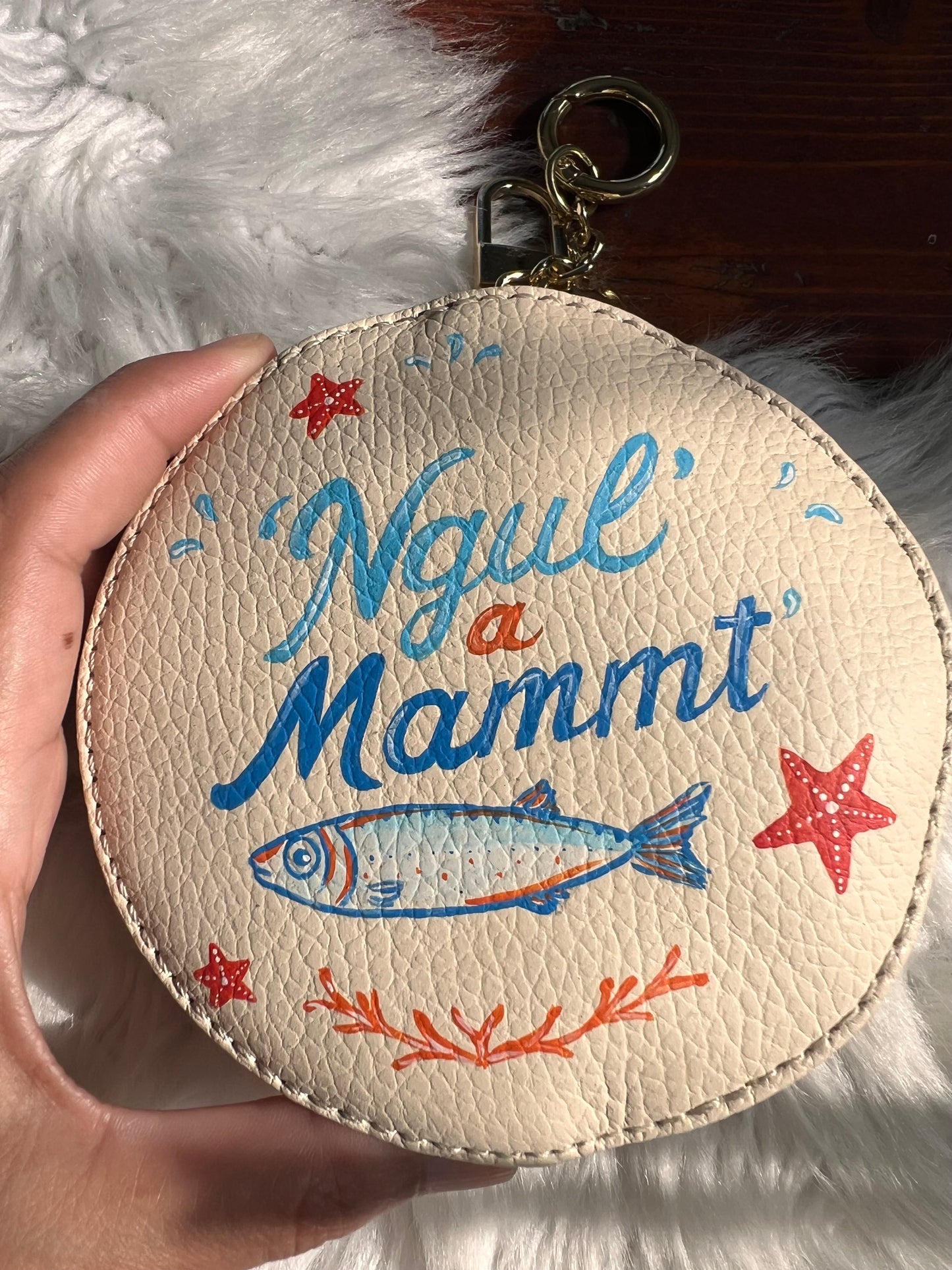 Charm/portamonete dipinto a mano “Ngul’ a Mammt’”