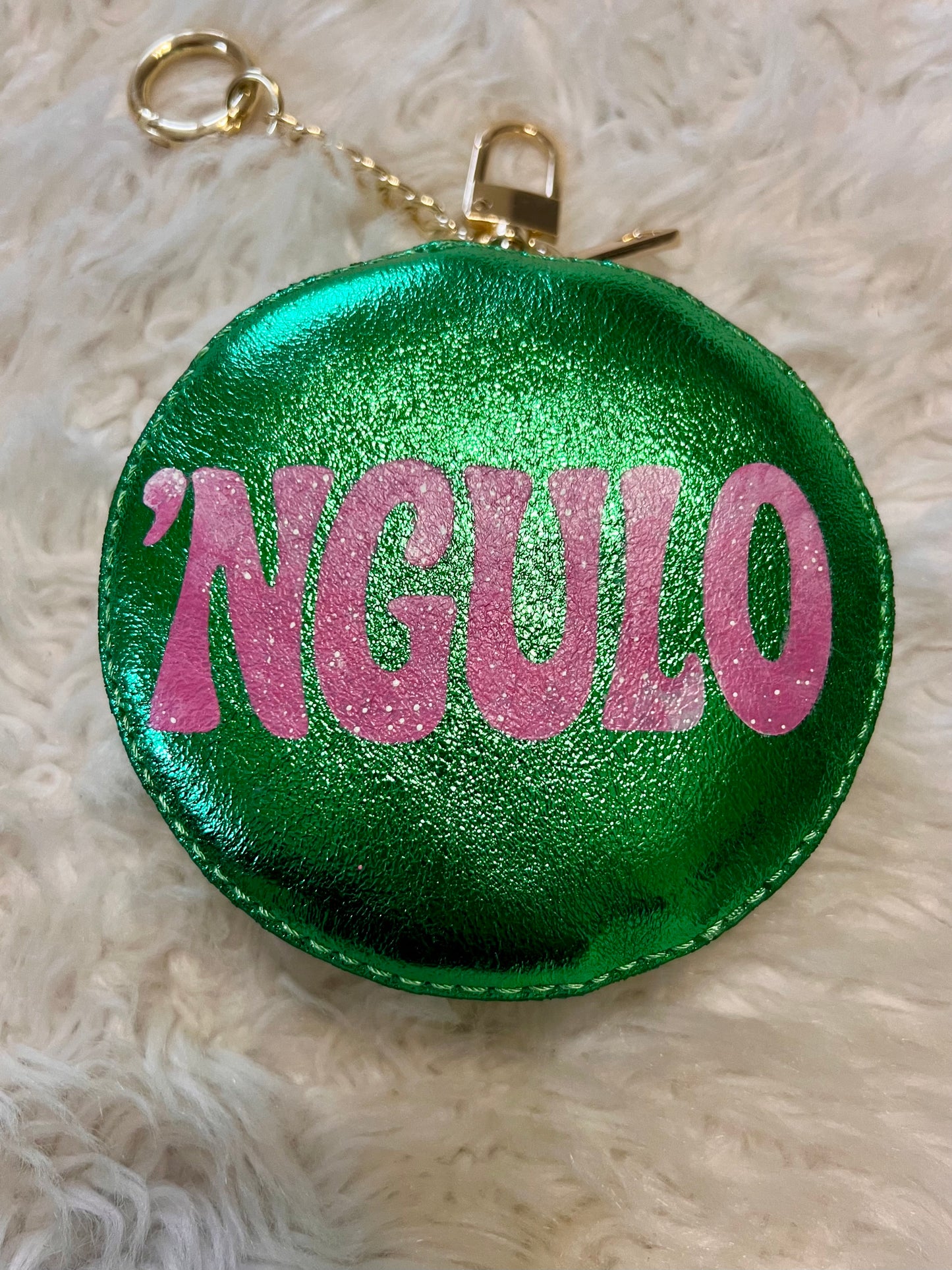 Charm in pelle dipinti a mano “Ngulo”