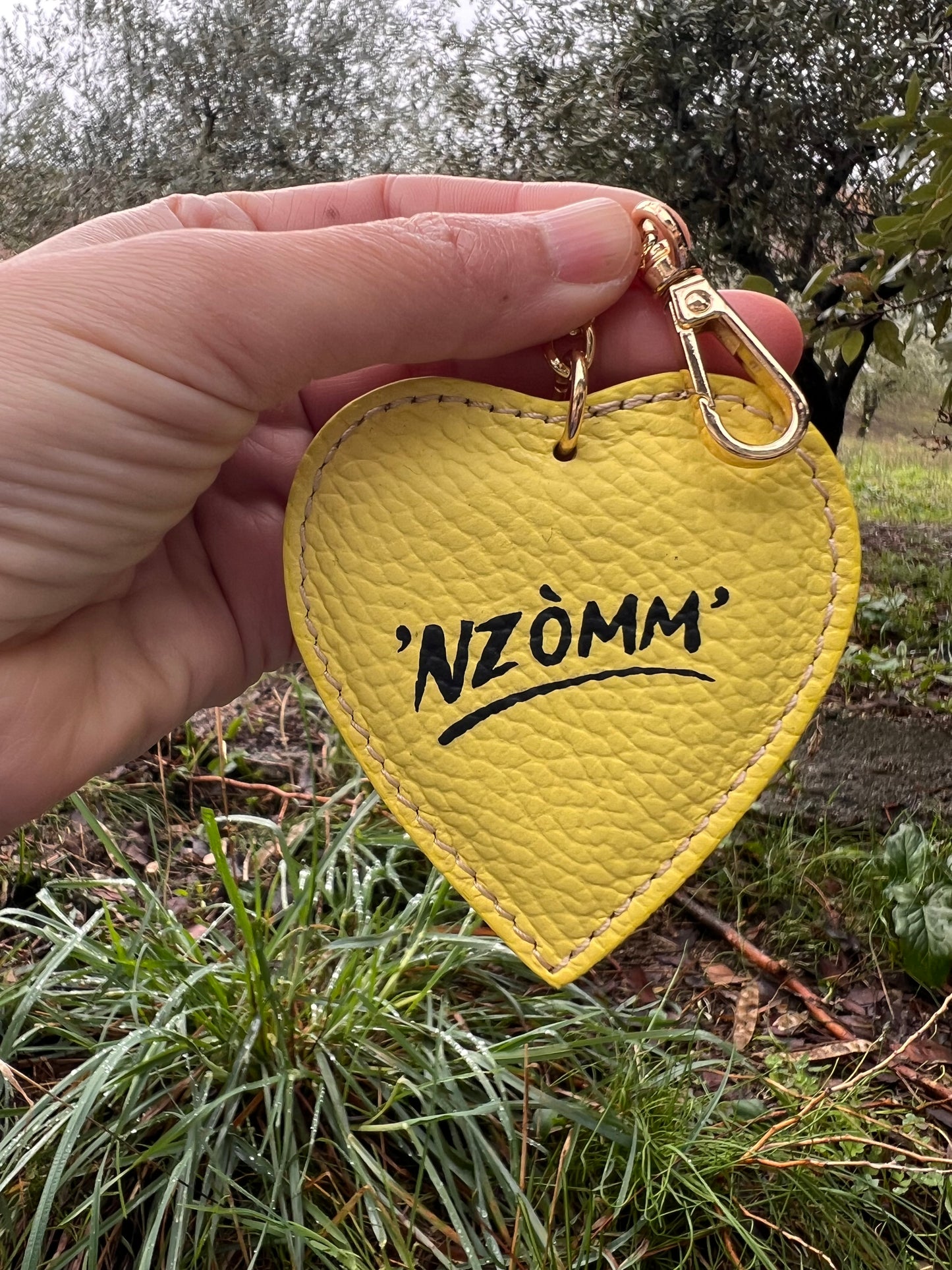 Portachiavi in pelle dipinto a mano “‘Nzòmm’”