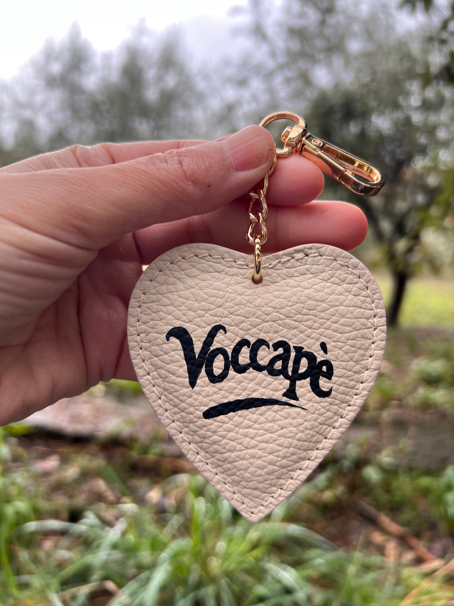 Portachiavi in pelle dipinto a mano “Voccapè” + colori