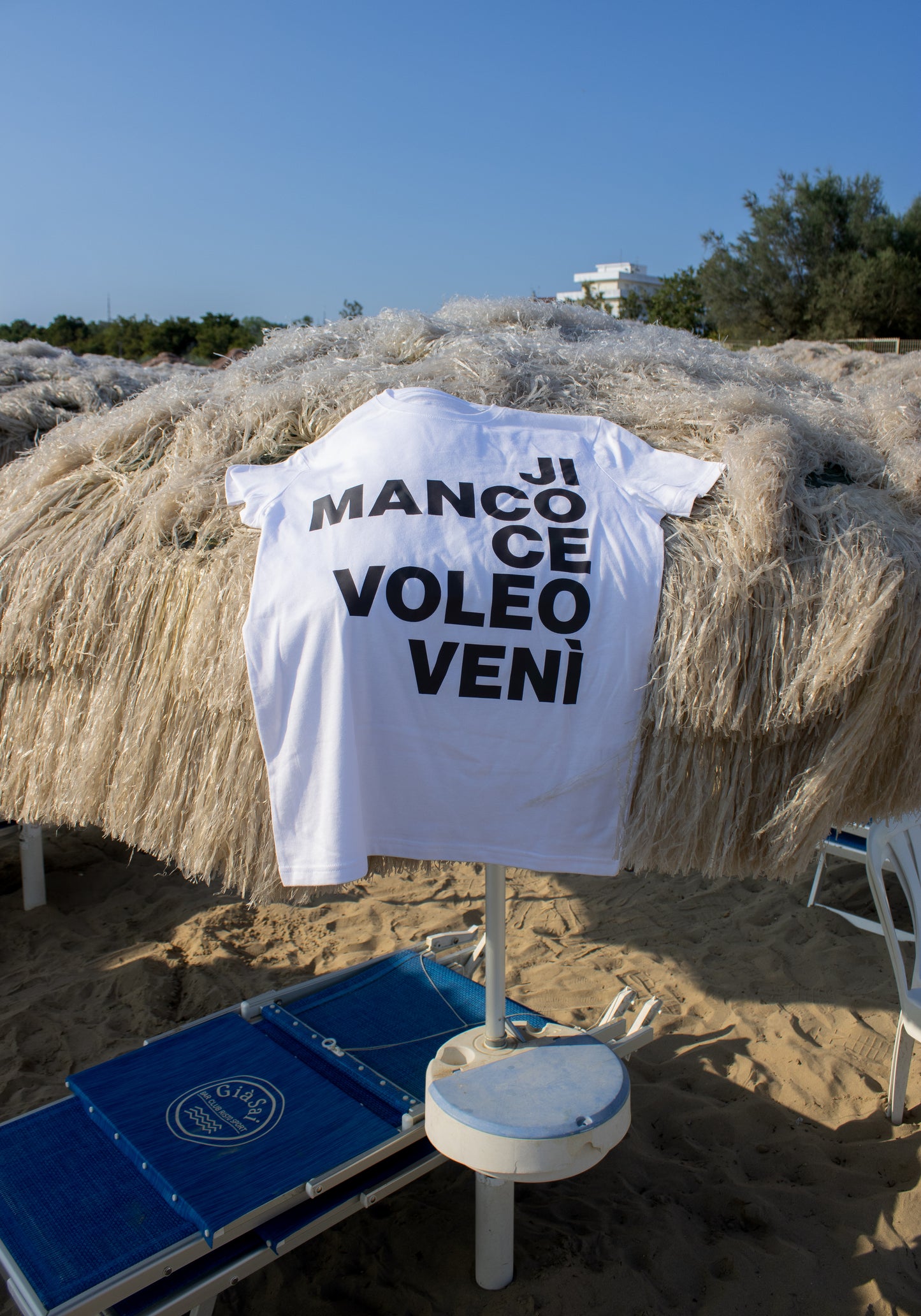 T-shirt “Ji manco ci voleo venì” ABRUZZÈ × ÈSSO.QUÌSSU