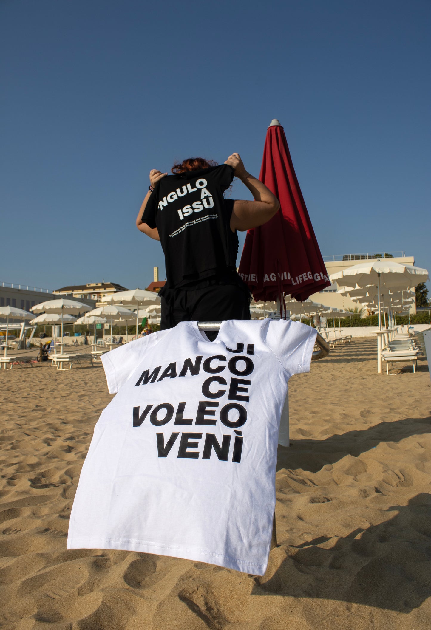 T-shirt “‘Ngulo a issu’” ABRUZZÈ × ÈSSO.QUÌSSU