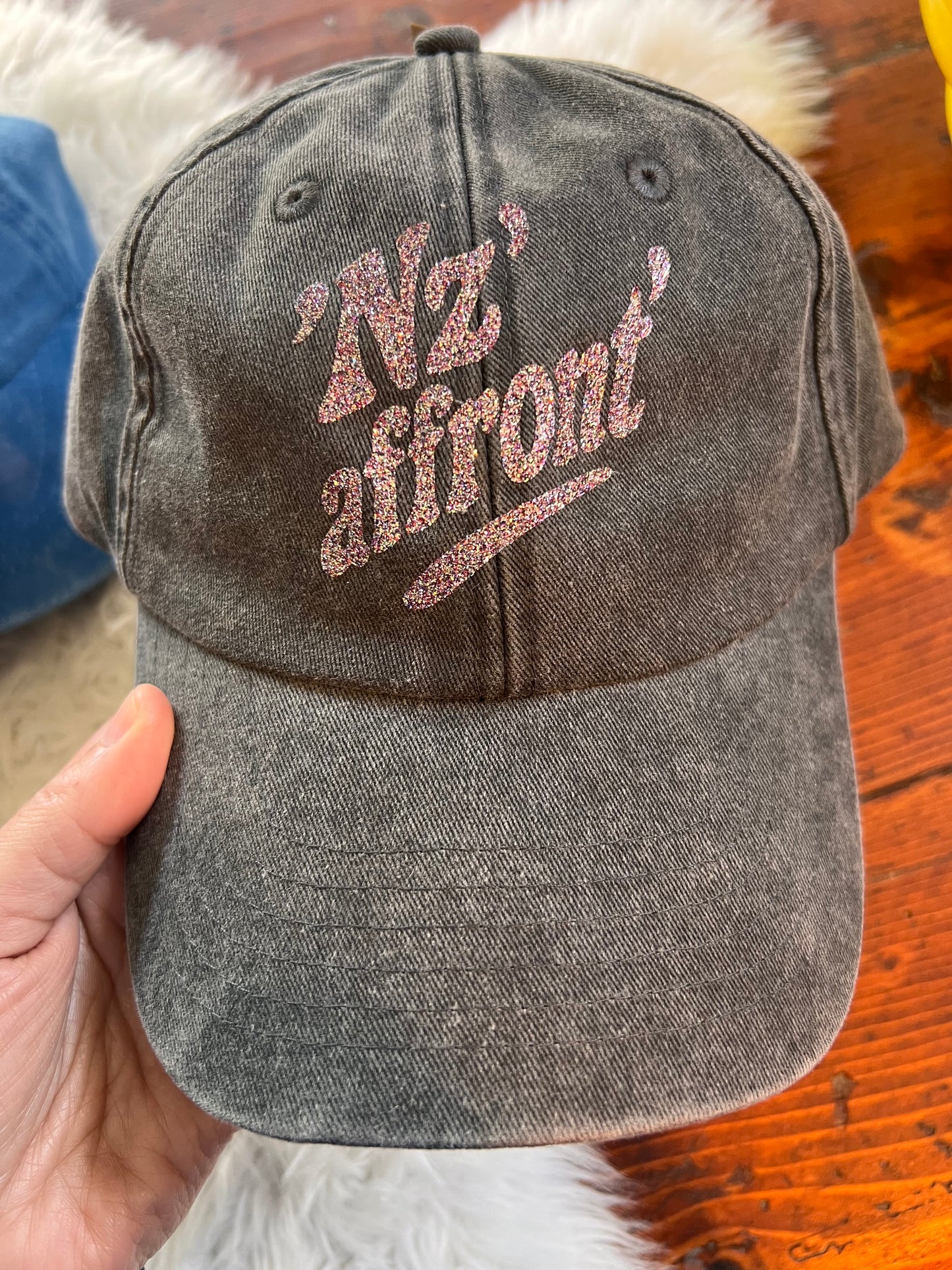 Cappello “‘Nz’ affront’” + colori